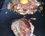 Foto del paso 4 de la receta: Cuadril con huevo en colchón de cebolla a la plancha