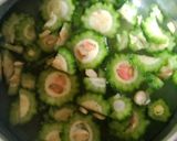 करेले की सब्जी (Karele ki sabji recipe in Hindi) रेसिपी चरण 1 फोटो