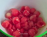 Foto langkah ke 2 dari resep Es Semangka Merah Putih.