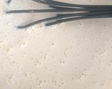 Une image de l'étape 2 de Clafoutis aux prunes.