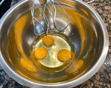 Foto del paso 4 de la receta: Bizcochón de nata y chocolate