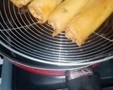 Foto langkah ke 7 dari resep Lumpia Ayam Rol.