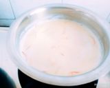 A picture of step 3 of ડેલીશિયસ મીઠો મધુરો બિરંજ સેવનો દૂધપાક.