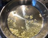 A picture of step 2 of Spaghetti Aglio Olio e Peperoncino.