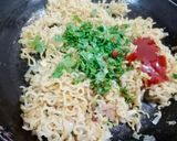 A picture of step 4 of Cheesy Maggi Wrap.