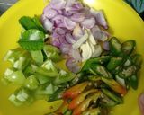 Foto langkah ke 1 dari resep Cumi Tumis Cabai Hijau.