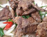 Hình bước làm 2 của món Gan heo chiên tỏi