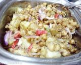 A picture of step 3 of White chana chaat.