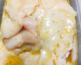 Foto del paso 2 de la receta: Pechuga de pollo a la miel al horno