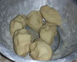 A picture of step 3 of Methi Aloo Parantha.