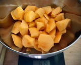 Foto del paso 1 de la receta: Gazpacho de melocotón con aroma de albahaca (en Thermomix)