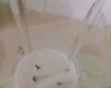 A picture of step 1 of Cocoa milk lassi.