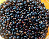 A picture of step 1 of Blackcurrant with sugar.