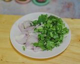 รูปขั้นตอนการทำที่ 2 ของ ลาบหมู ทำง่าย อร่อย แซ่บสะใจ