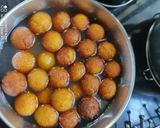 इन्स्टंट होममेड गुलाबजाम (instant homemade gulab jamun recipe in marathi) रेसिपी स्टेप 6 फोटो
