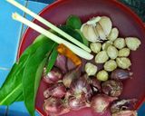 Foto langkah ke 2 dari resep Ikan Bumbu Kuning.