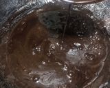 Foto langkah ke 5 dari resep Kek Batik Malaysia.