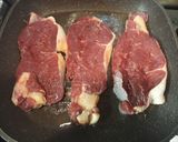 Foto del paso 2 de la receta: Bife de entrecot con papines salteados
