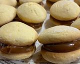 Foto del paso 8 de la receta: Alfajores de maicena caseros (con chocolinas)