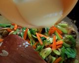 Foto langkah ke 4 dari resep Tumis sayur campur.