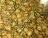 A picture of step 8 of Chole with spinach.