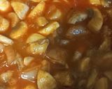 Gombapaprikás hagymás nokedlivel recept fázis 4 fotója