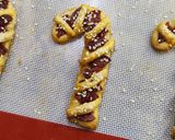 Foto del paso 4 de la receta: 🎅🏻🎄Candy cane con peperonni 🎄Galletitas saladas 4 ingredientes 🎄🎅🏻