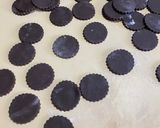 Foto del paso 4 de la receta: Alfajores de chocolate con masa sableé