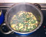 Foto del paso 5 de la receta: Cous-cous con bacalao, espinacas y ciruelas secas