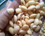 A picture of step 1 of Soyabeans Masala.