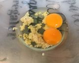 Une image de l'étape 2 de Sauce crème à l'ail mariné et aux deux fromages.