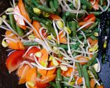 Foto langkah ke 2 dari resep Tumis kacang wortel dan tongkol.