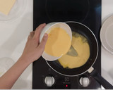A picture of step 11 of 【美式起司炒蛋 Cheesy Scrambled Egg】 细化柔嫩，顶级口感！两分钟就能学会！.