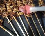 Foto langkah ke 3 dari resep *Sate Jamur Tiram Bumbu Kecap*.