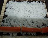 Foto langkah ke 3 dari resep Sushi Rumahan Simple.