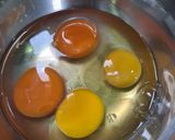 Foto langkah ke 1 dari resep Telur Dadar ala Padang (Telur Bebek).