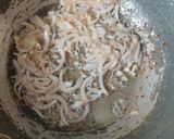 A picture of step 4 of Lemon garlic shrimp pasta.