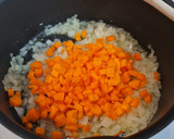 Foto del paso 2 de la receta: Fideuá de pavo y salchichas frescas