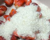 Foto langkah ke 2 dari resep Korean Milk Strawberry.