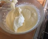 Une image de l'étape 5 de Gâteau fondant aux prunes et vanille.