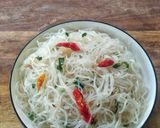 Foto langkah ke 3 dari resep Bihun Goreng Putih.