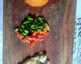 Foto langkah ke 1 dari resep Tumis oyong wortel hot (pedas).