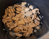Foto del paso 4 de la receta: Pasta con pollo y chícharos