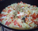 Foto del paso 3 de la receta: Caldillo de papas con machaca (carne seca)