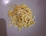 Foto langkah ke 4 dari resep Tumis Daun Singkong Pedas Ikan Teri.