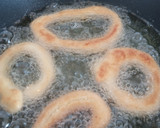 Foto del paso 4 de la receta: Rosquillas con anís y limón