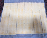 Foto del paso 2 de la receta: Hojaldritos de queso y salmón