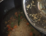 கோதுமை ரவா கிச்சடி(wheat rava kichdi recipe in tamil) ரெசிபி ஸ்டேப் 3 புகைப்படம்