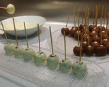 Foto del paso 7 de la receta: Momias cake-pop (3 ingredientes)
