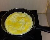 Foto langkah ke 3 dari resep Telor dadar krispi.